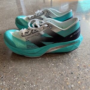 New Balance running sneaker, men's 9.5